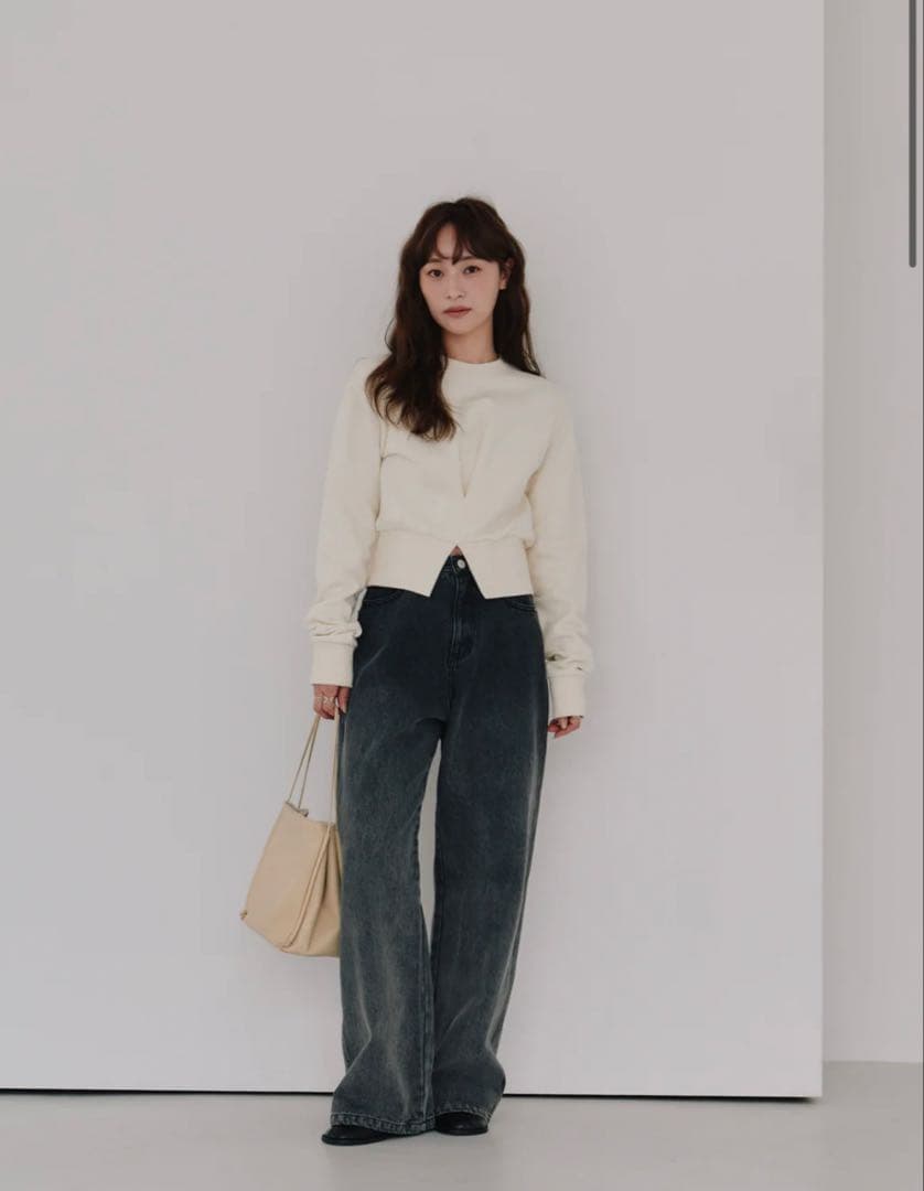 トップス Hella front tuck cropped sweat ivory