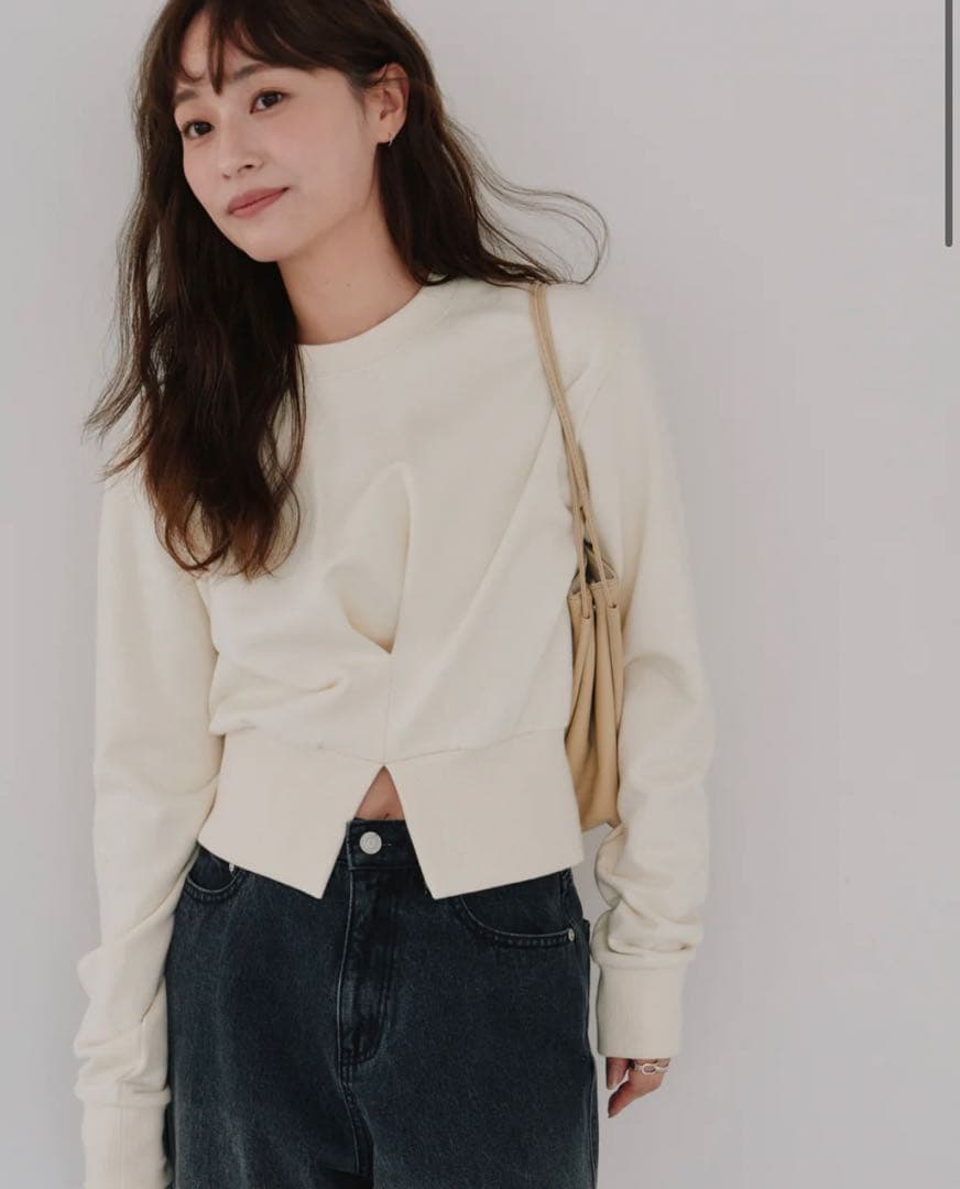 トップス Hella front tuck cropped sweat ivory