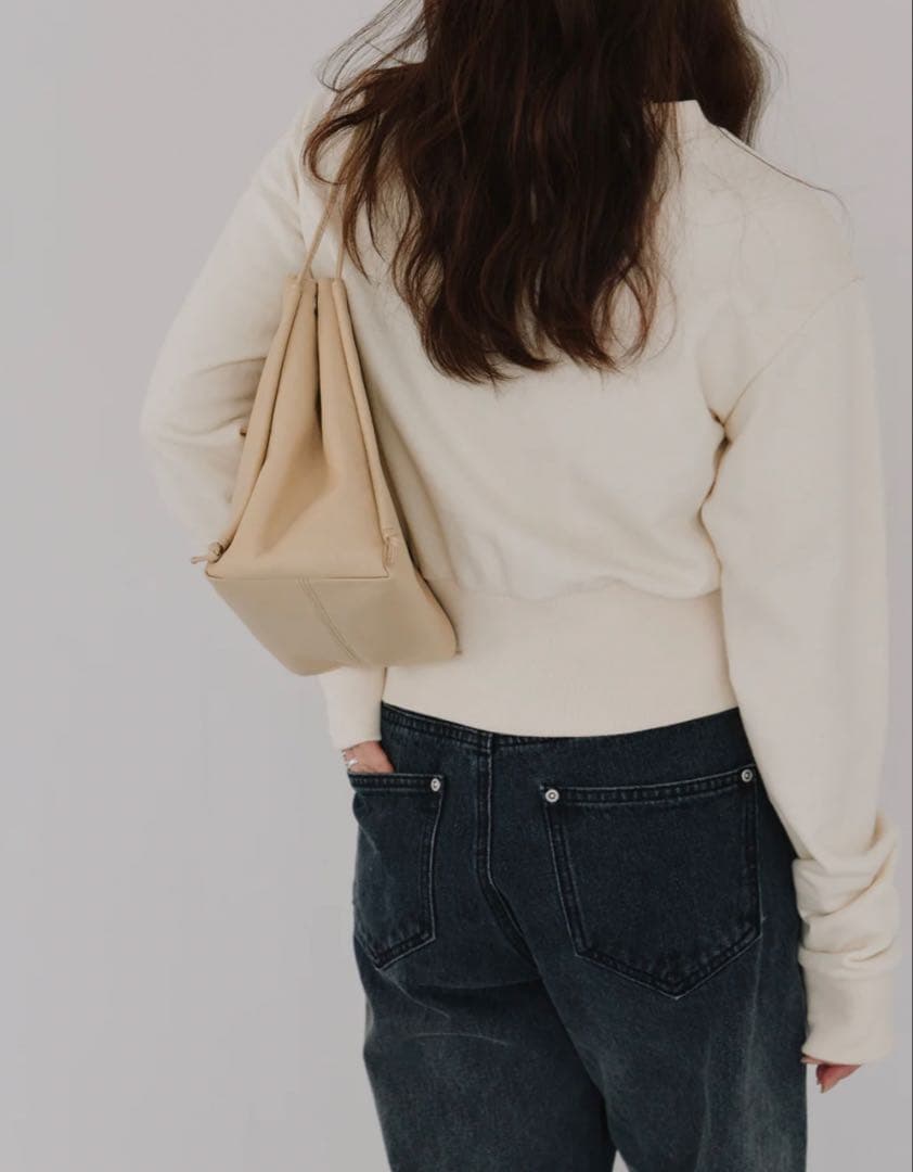 トップス Hella front tuck cropped sweat ivory