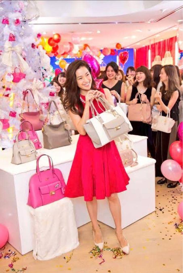 中村アンさん着用アンドクチュール　ドレス