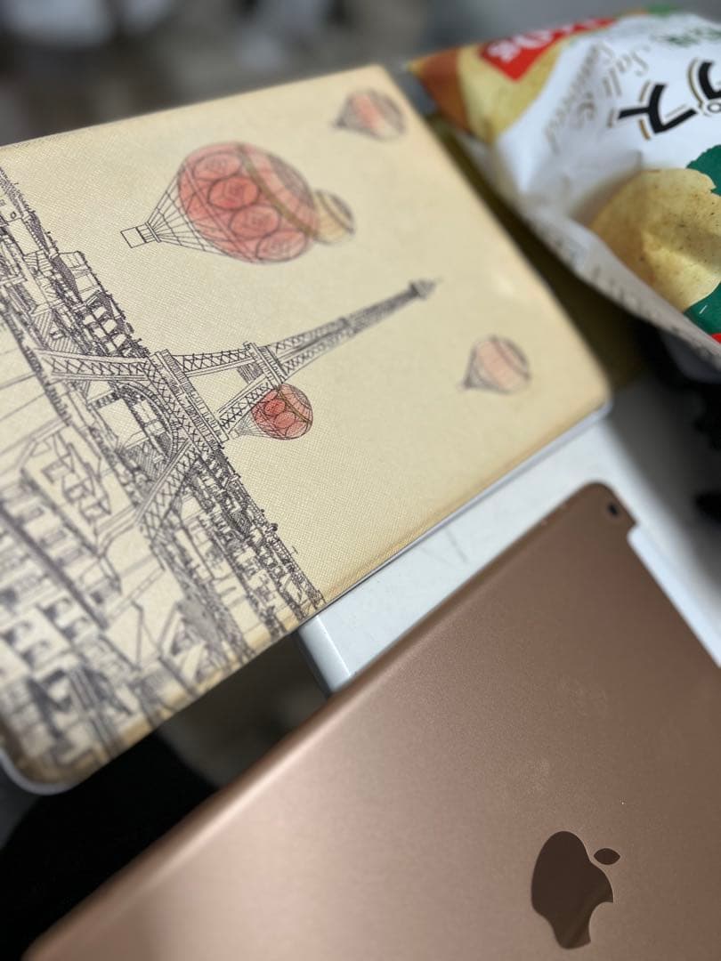 iPad 第七世代 32GBゴールド（cellularモデル）