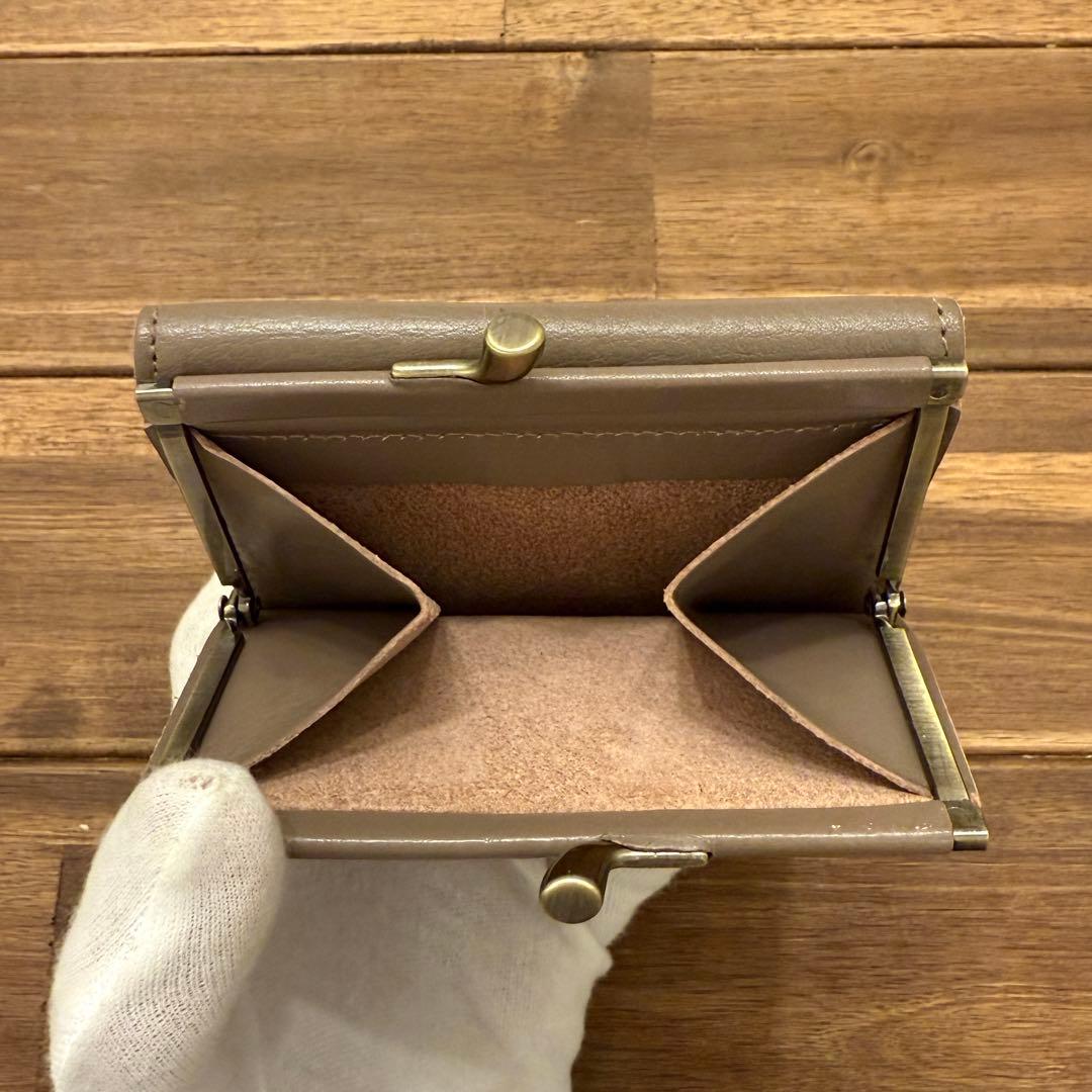 新品 イルビゾンテ がま口折り財布 ロゴ型押し トルトラ グレージュ