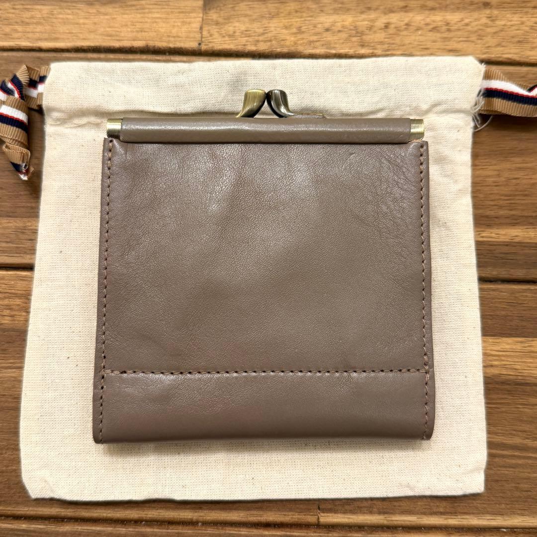 新品 イルビゾンテ がま口折り財布 ロゴ型押し トルトラ グレージュ