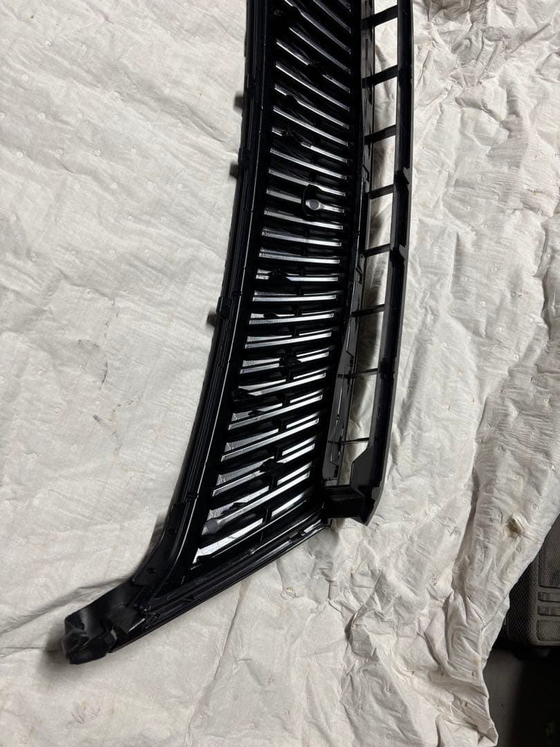 60ハリアー純正フロントグリル