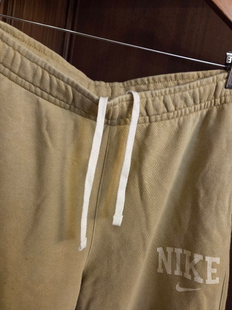 NIKE　ナイキ　ベージュ スウェット　セットアップ　トレーナー