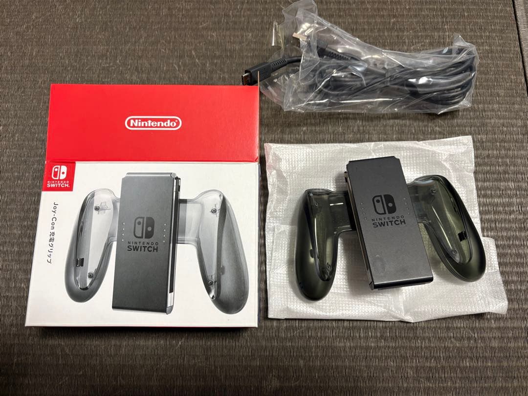 Nintendo Switch 本体　ジョイコン　SDカード64GB付き