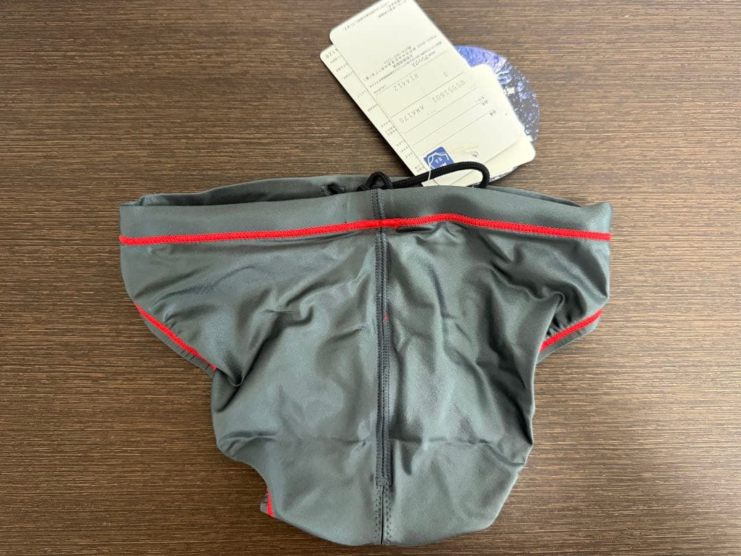 【超希少品・新品未使用】asics　競泳水着　Sサイズ