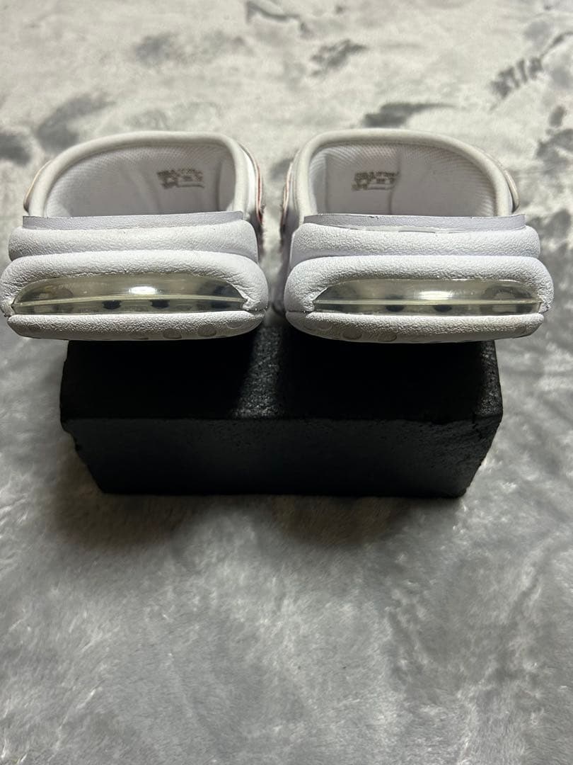 NIKE エアモアアップテンポ スライド 赤×白27cm