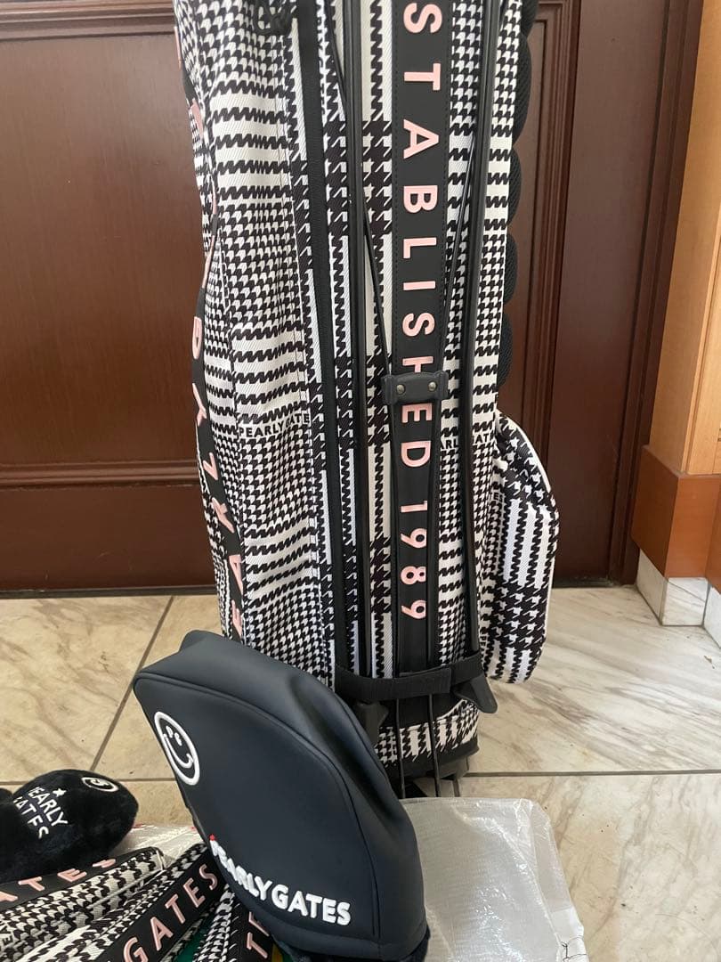 (2／11まで)PEARLY GATES キャディバッグ ヘッドカバーセット