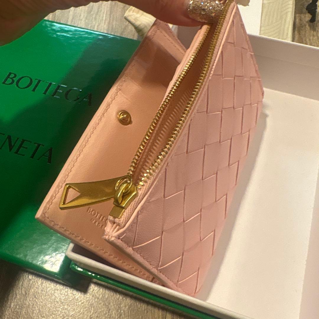 BOTTEGA VENETA 二つ折り財布 ローズ　新品