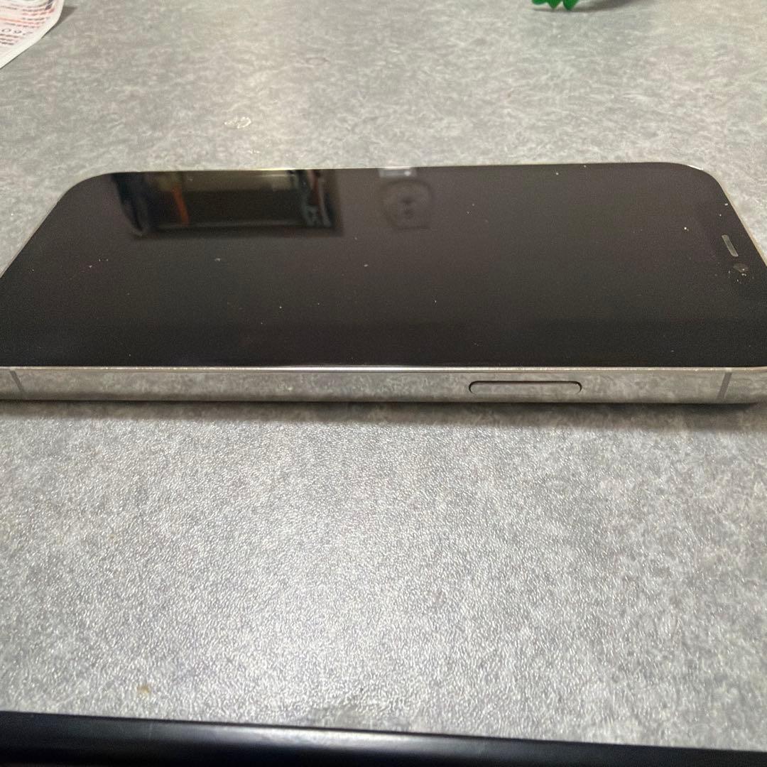 Apple iPhone 12PRO シルバー 6.1インチ 本体