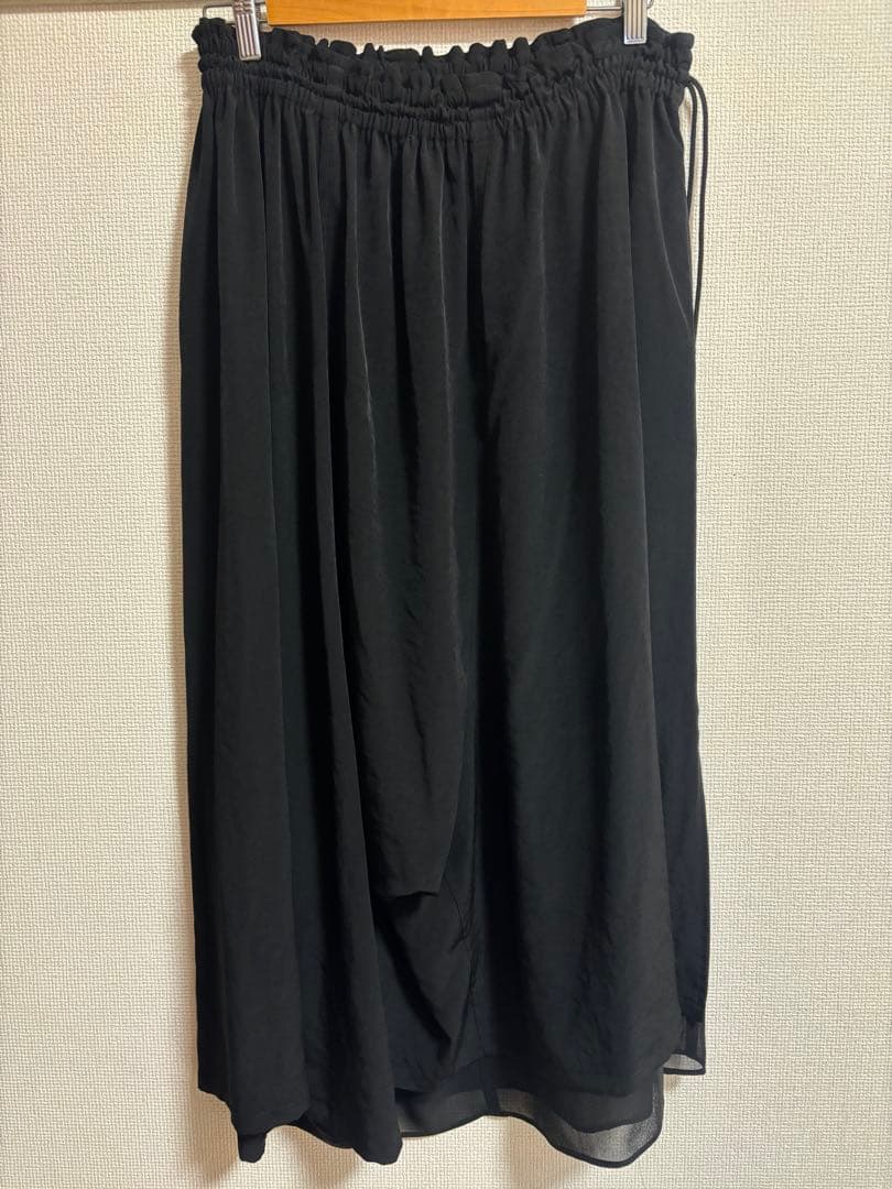 新品　2025年TRIACETATE POLYESTER アシンメトリーパンツ