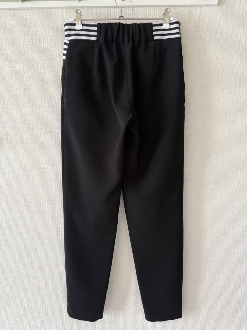 ボーダーズアットバルコニー テーパード パンツ 34 ブラック　超美品