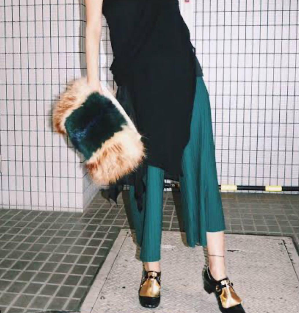 新品未使用! UN3D．ファークラッチ/ショルダーバッグ/マルチカラー