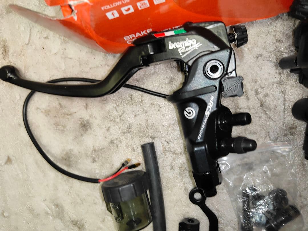 ブレンボタイプ 19RCSタイプのラジアルマスター左右セット