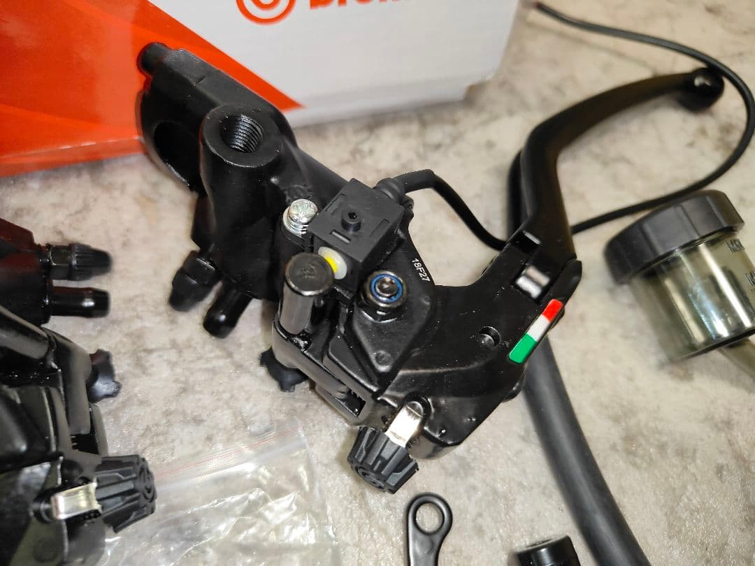 ブレンボタイプ 19RCSタイプのラジアルマスター左右セット