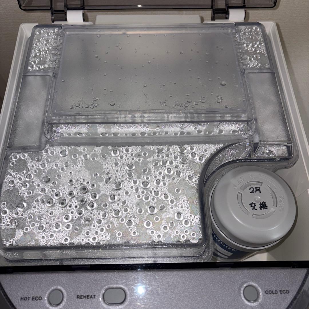 ウォーターサーバー　every frecious カートリッジ3つ付き