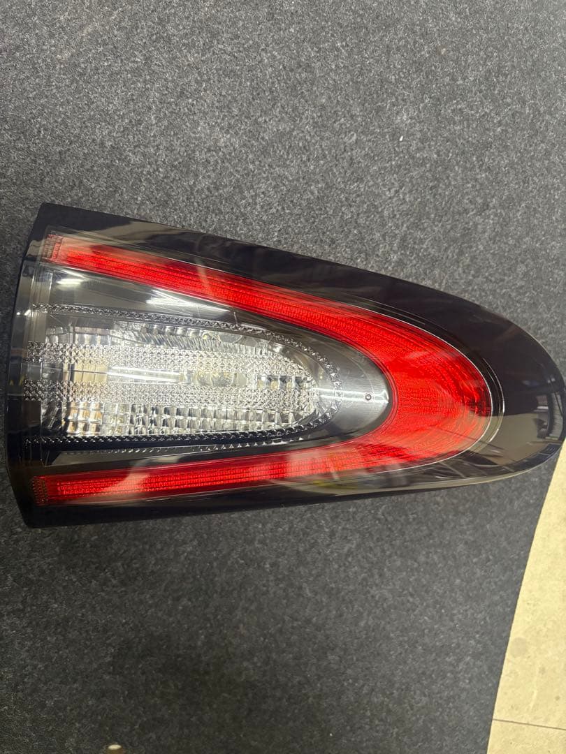 カ*ン様 トヨタ　シエンタ　170 テールランプ
