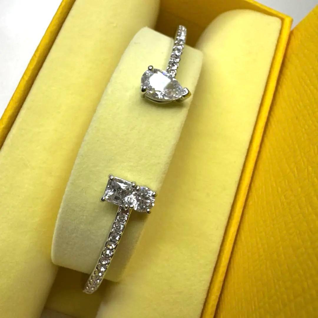 スワロフスキーMesmera バングルミックスカット