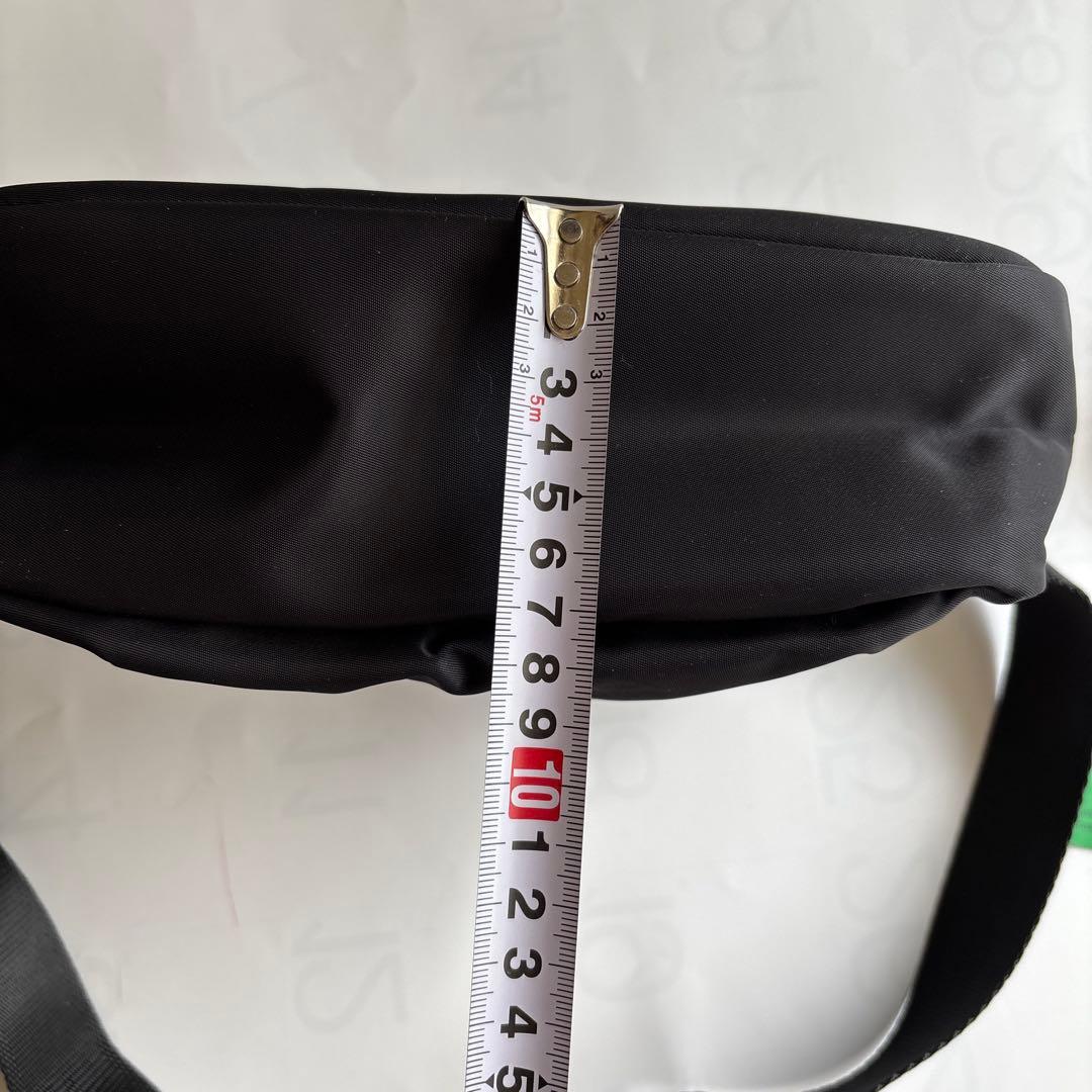 【まなみ】未使用　ノベルティ　ショルダーバッグ　ナイロン　ブラック