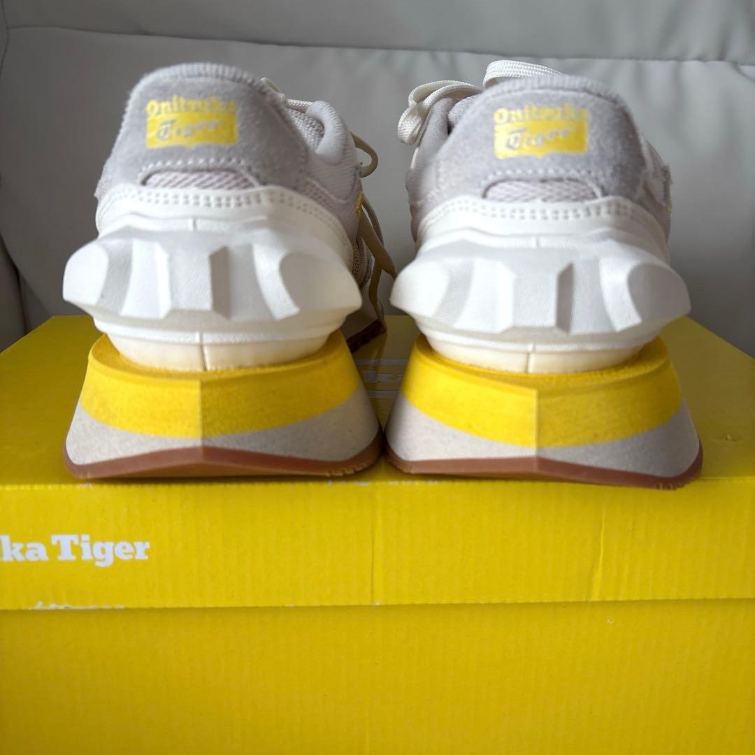 未使用　Onitsuka Tiger MOAGE CO スニーカー　23.5