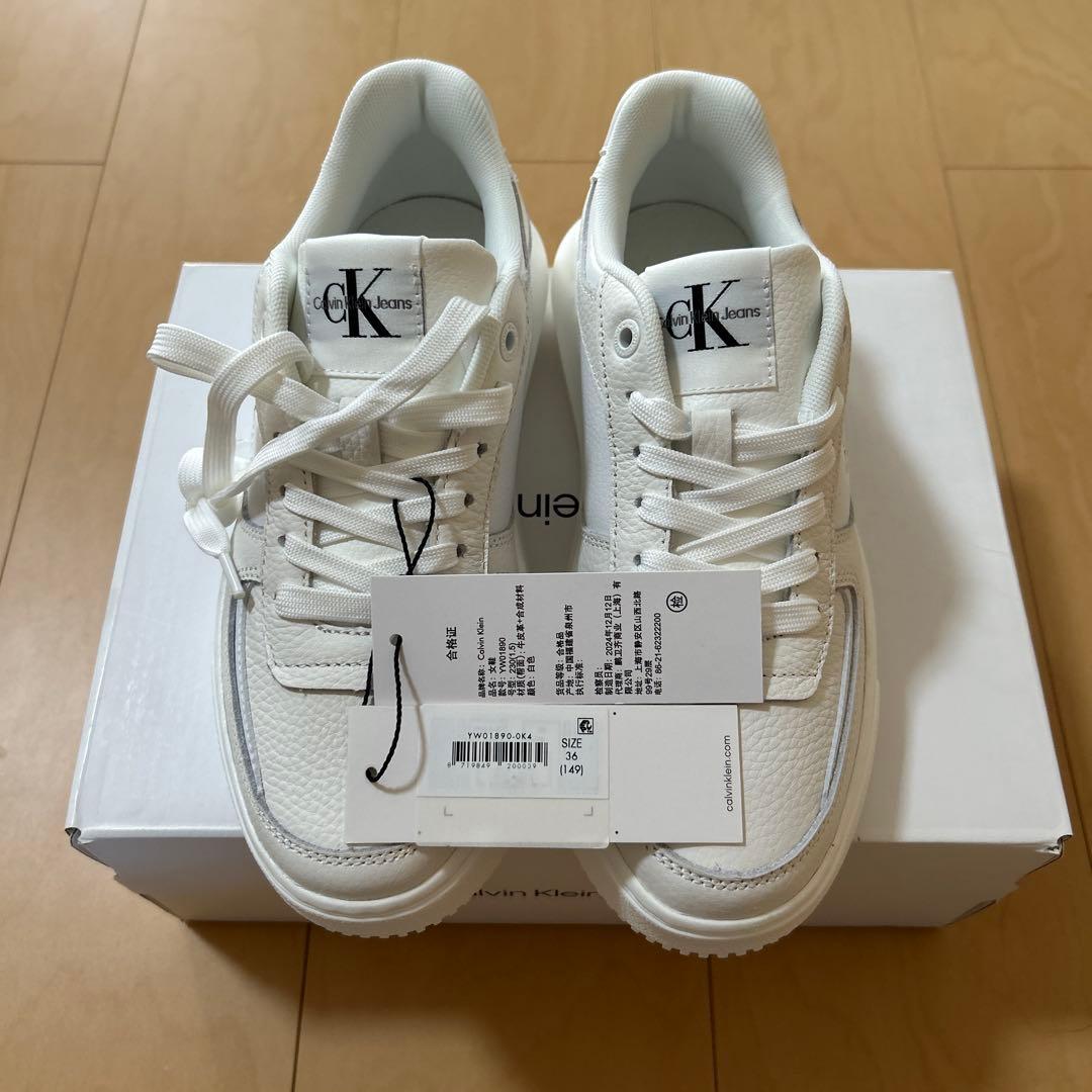   Jeans ホワイトスニーカー