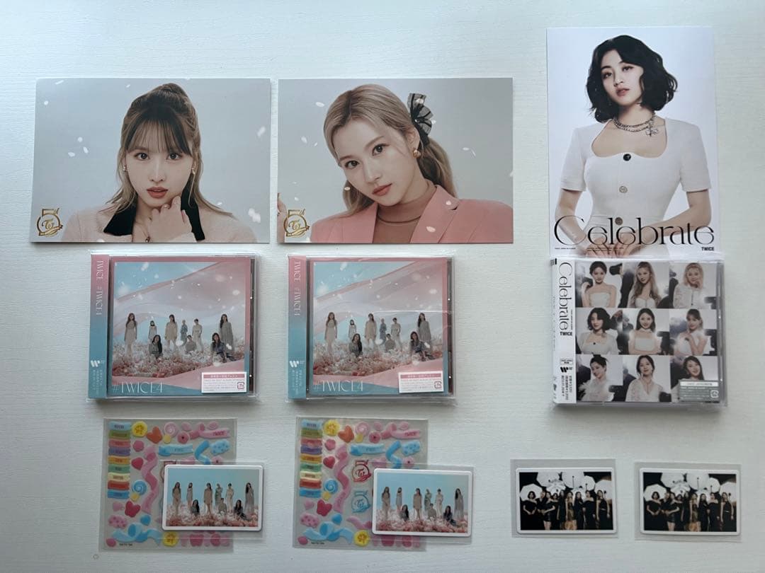 【最終値下げ‼️】TWICE アルバムCD グッズまとめ売り 特典付き