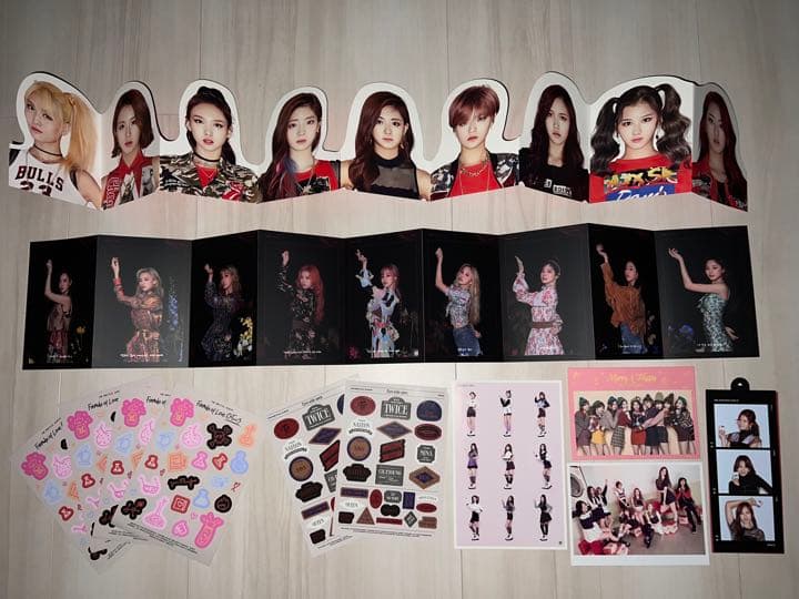 【最終値下げ‼️】TWICE アルバムCD グッズまとめ売り 特典付き