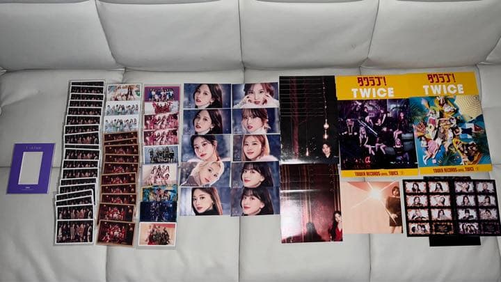 【最終値下げ‼️】TWICE アルバムCD グッズまとめ売り 特典付き
