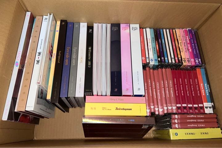 【最終値下げ‼️】TWICE アルバムCD グッズまとめ売り 特典付き