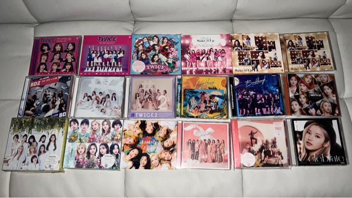 【最終値下げ‼️】TWICE アルバムCD グッズまとめ売り 特典付き