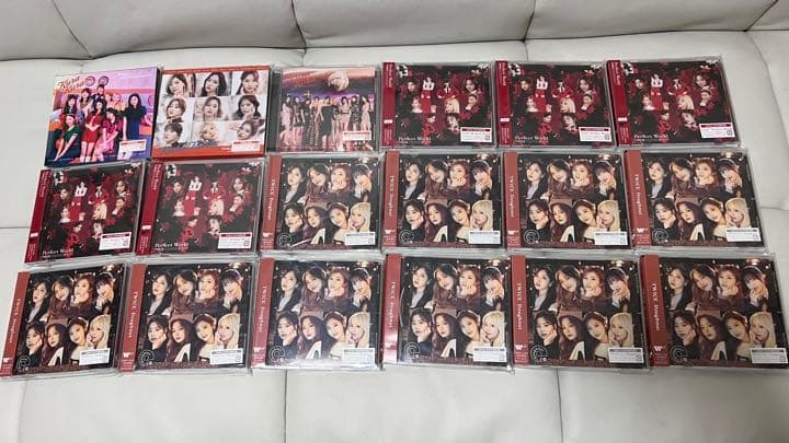 【最終値下げ‼️】TWICE アルバムCD グッズまとめ売り 特典付き