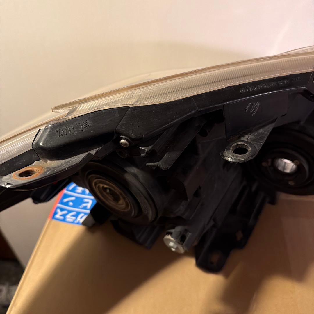 純正品 30プリウス US ヘッドライト KOITO トヨタ