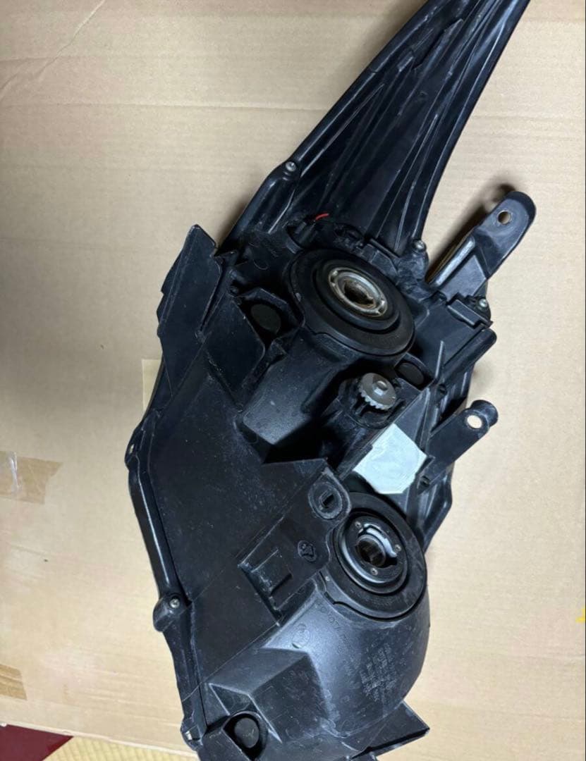 純正品 30プリウス US ヘッドライト KOITO トヨタ