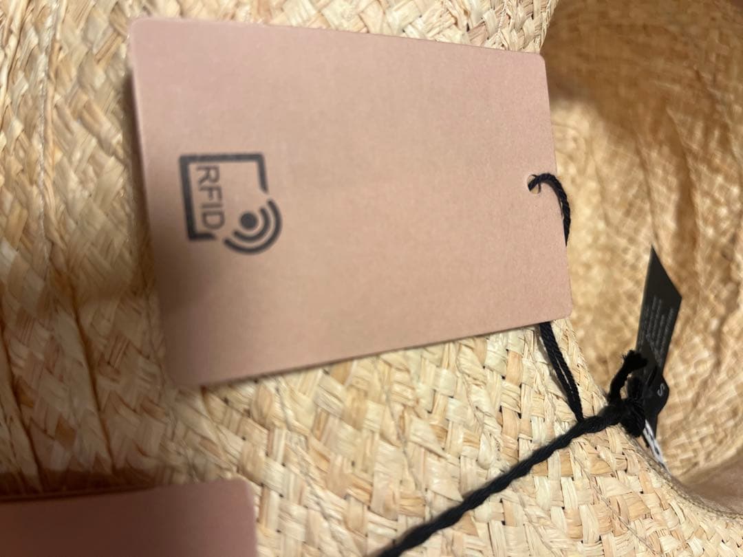 【 miu miu 】ストローハット