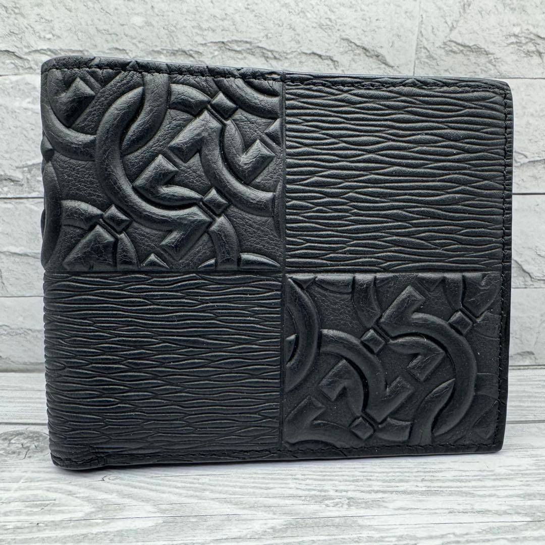 【激レア・極美品】サルヴァトーレフェラガモ 二つ折り財布　エンボス　ブラック