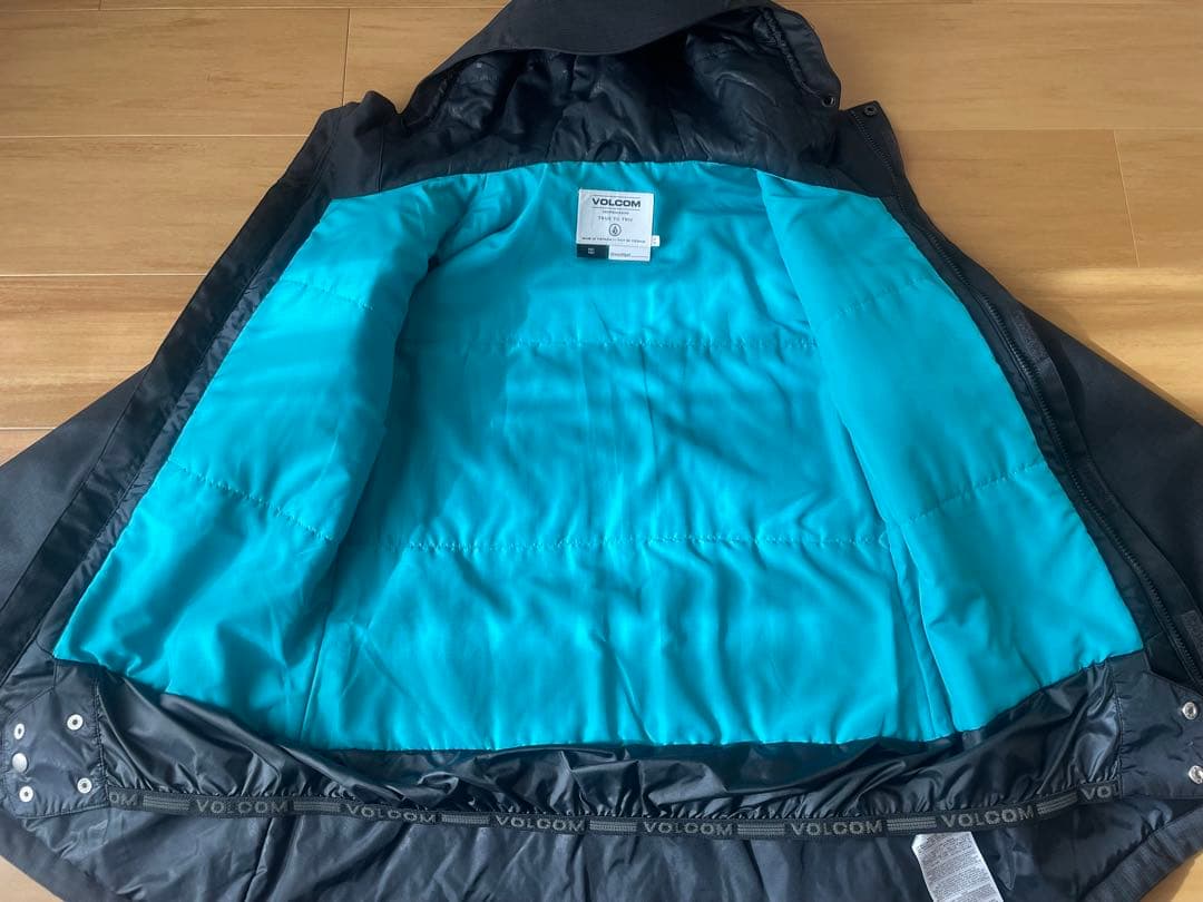 VOLCOM ブラック スノーボードジャケット レディース Mサイズ