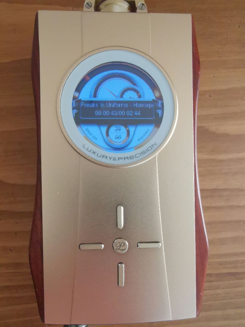 LUXURY & PRECISION LP5 GOLD（64GB）+おまけ