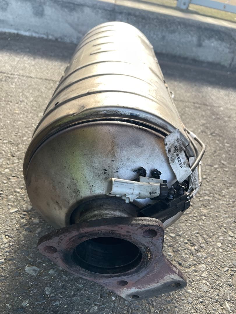 三菱ふそう　触媒　DPF ME555982　FE2＃.5＃.7＃.8＃(3UE)