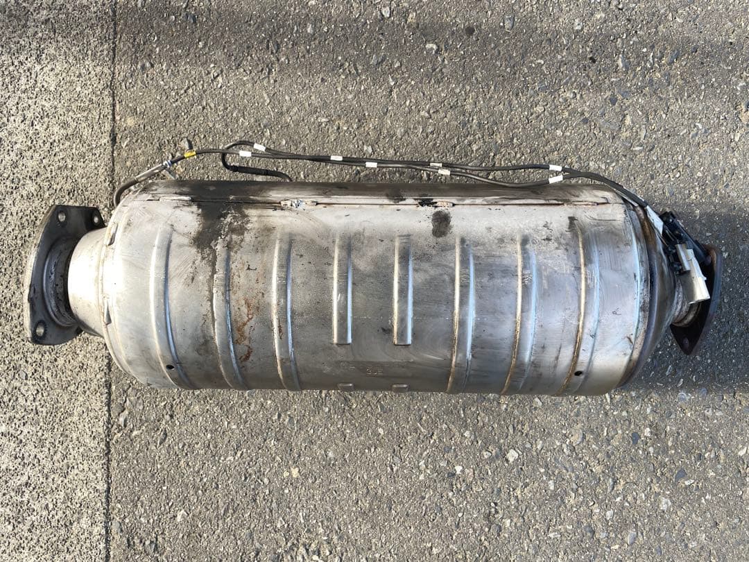 三菱ふそう　触媒　DPF ME555982　FE2＃.5＃.7＃.8＃(3UE)