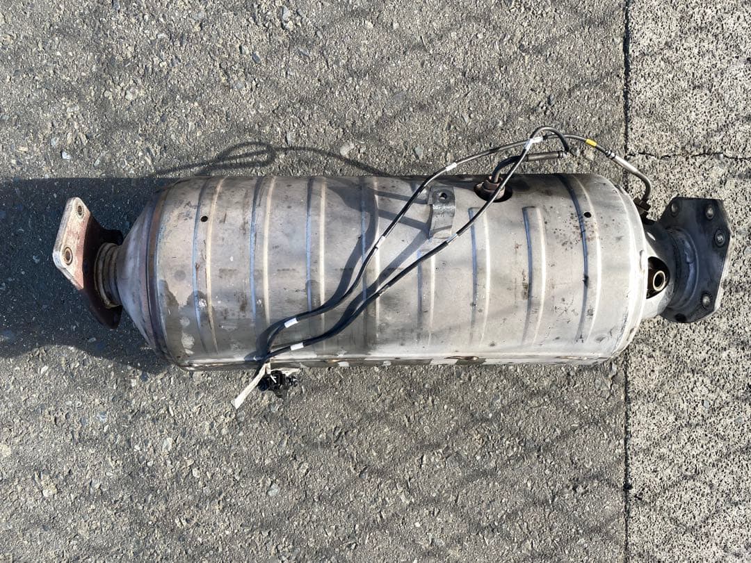 三菱ふそう　触媒　DPF ME555982　FE2＃.5＃.7＃.8＃(3UE)