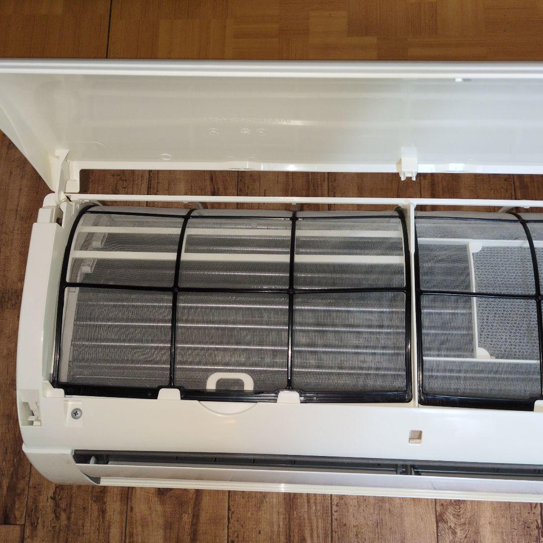 ダイキン エアコン ホワイト 冷暖房機能　２２型 室内機のみ。ストリーマエアコン