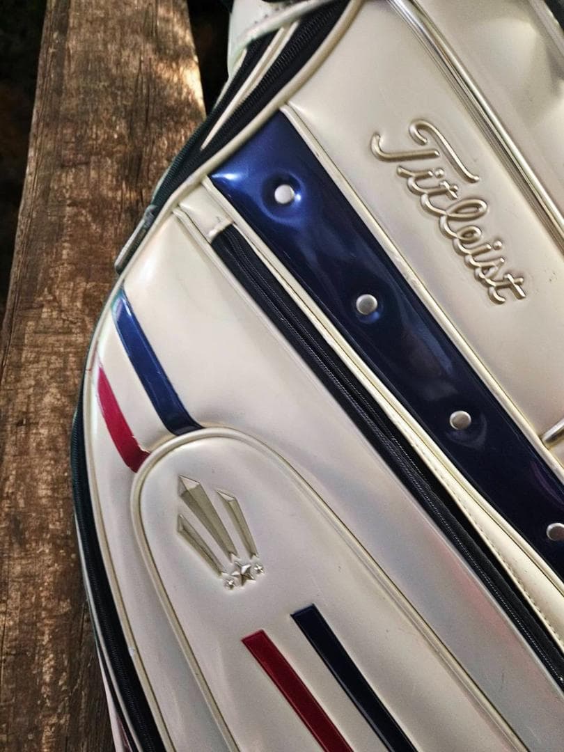 送料無料/美品　Titleist 高級エナメル大型キャディバッグトリコロール