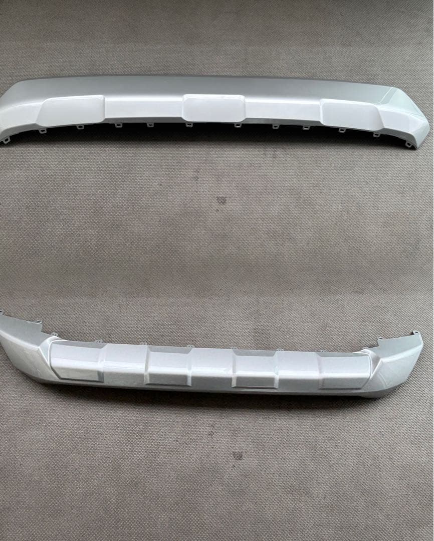 前後RAV4純正スキッドプレート（小傷、爪折れあり）