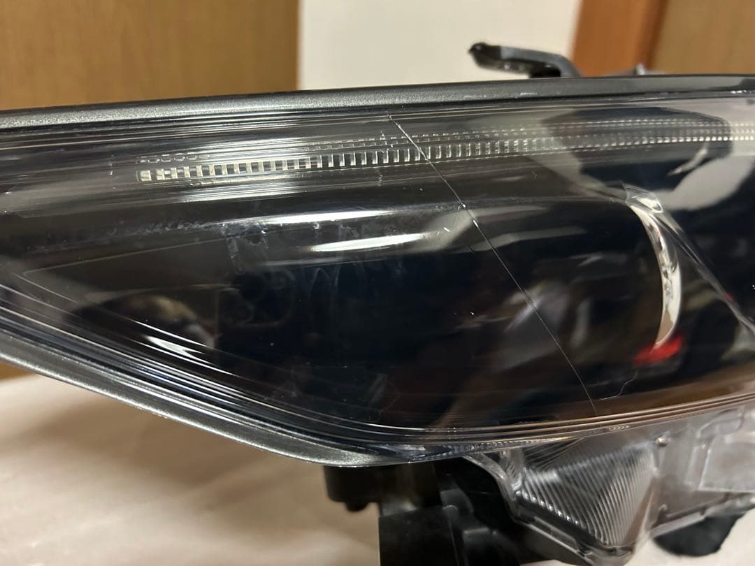 菊 ハリアー 60系 前期 左右ヘッドライト 純正 LED