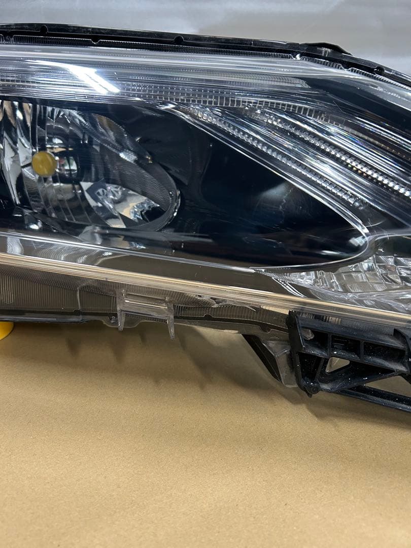 菊 ハリアー 60系 前期 左右ヘッドライト 純正 LED