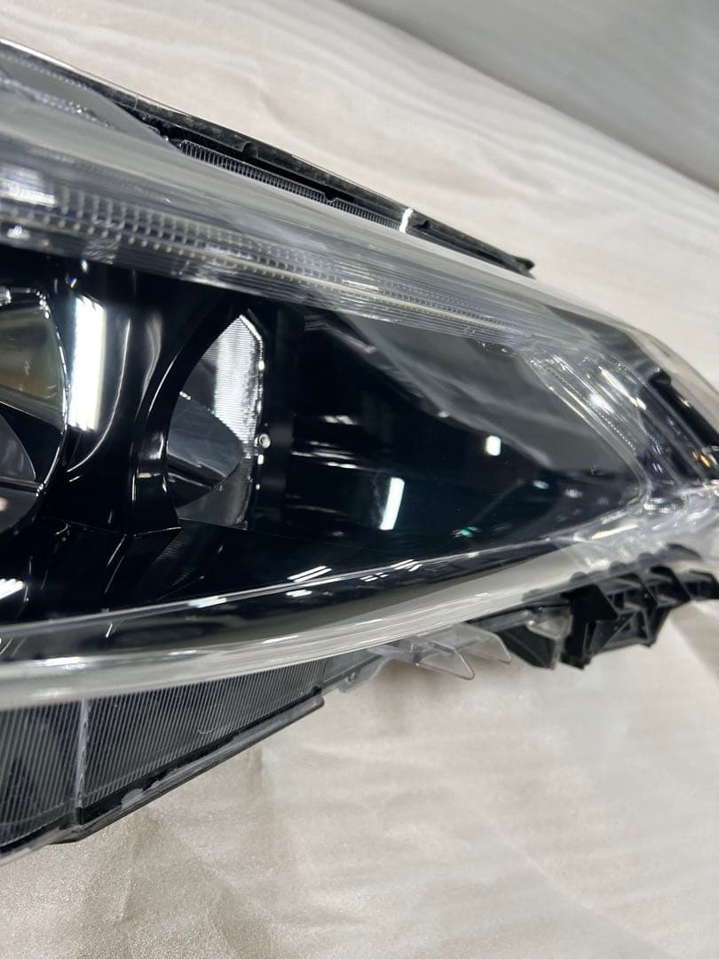 菊 ハリアー 60系 前期 左右ヘッドライト 純正 LED