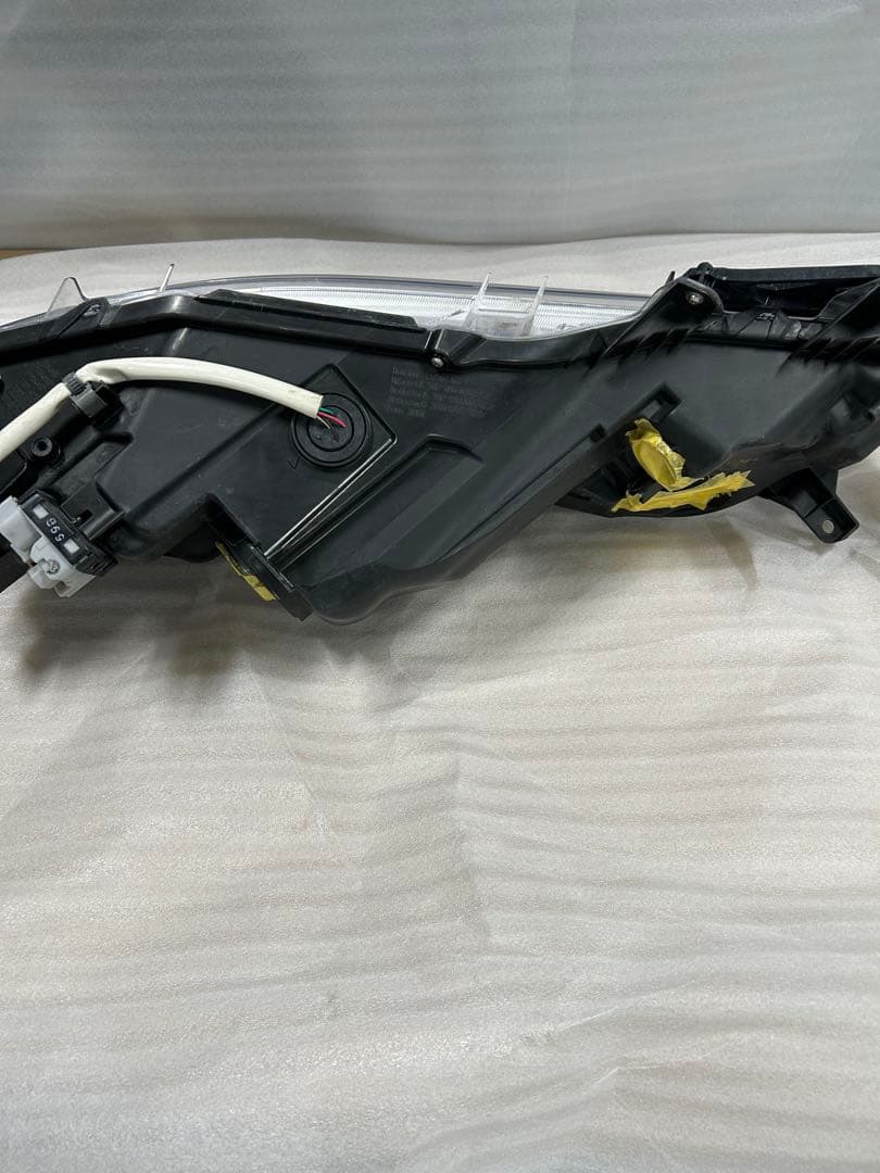 菊 ハリアー 60系 前期 左右ヘッドライト 純正 LED