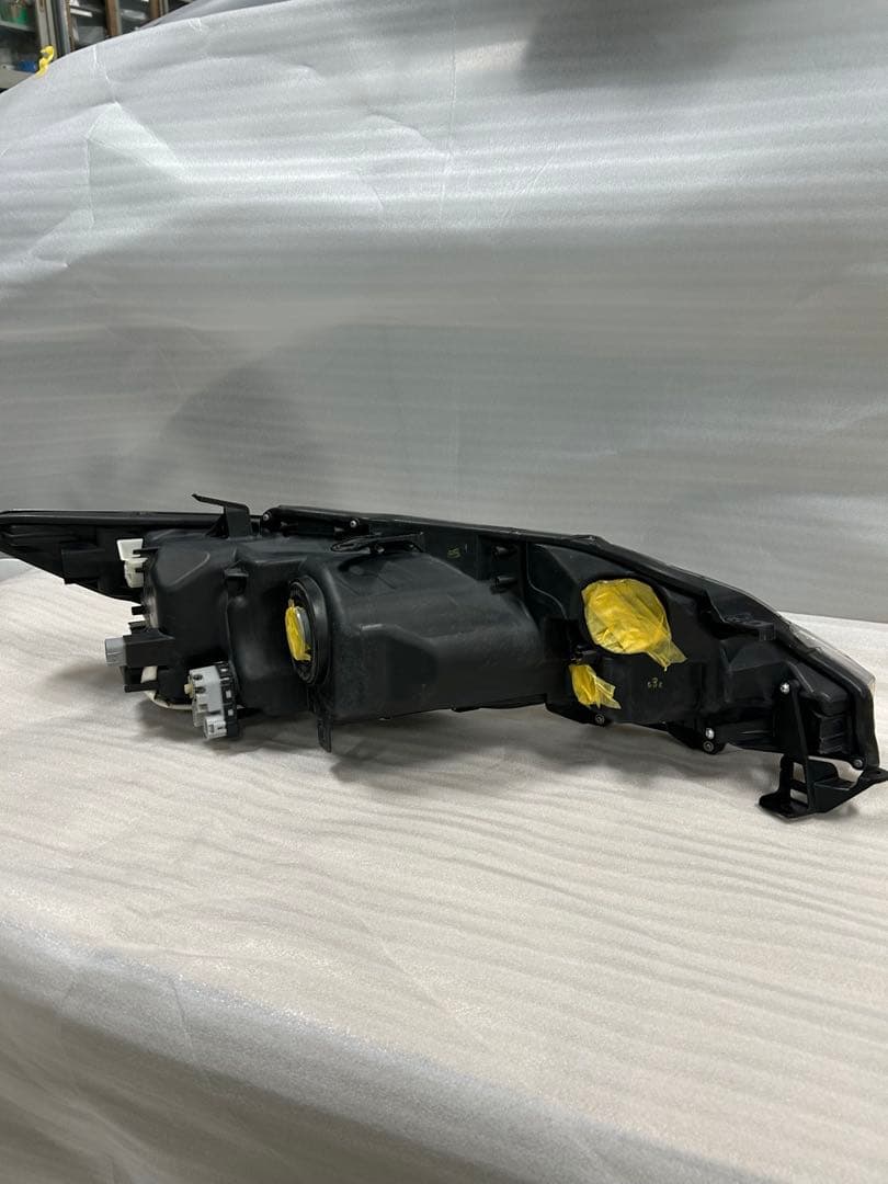 菊 ハリアー 60系 前期 左右ヘッドライト 純正 LED