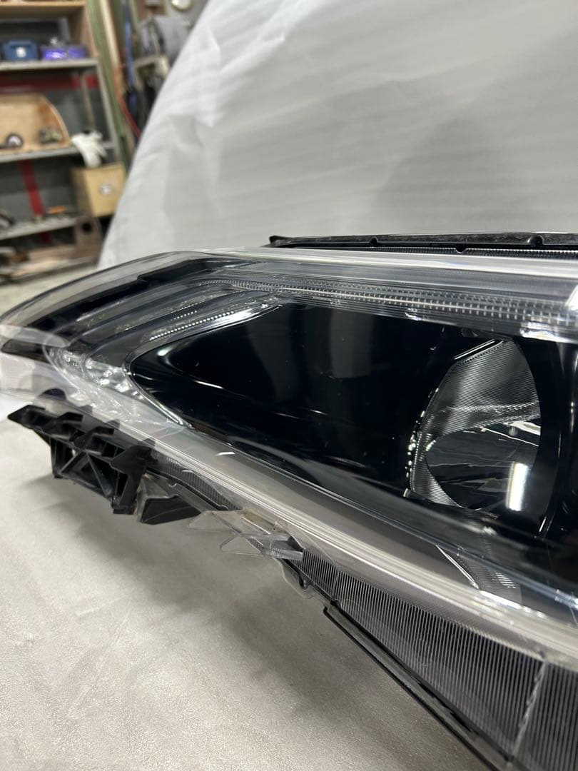 菊 ハリアー 60系 前期 左右ヘッドライト 純正 LED